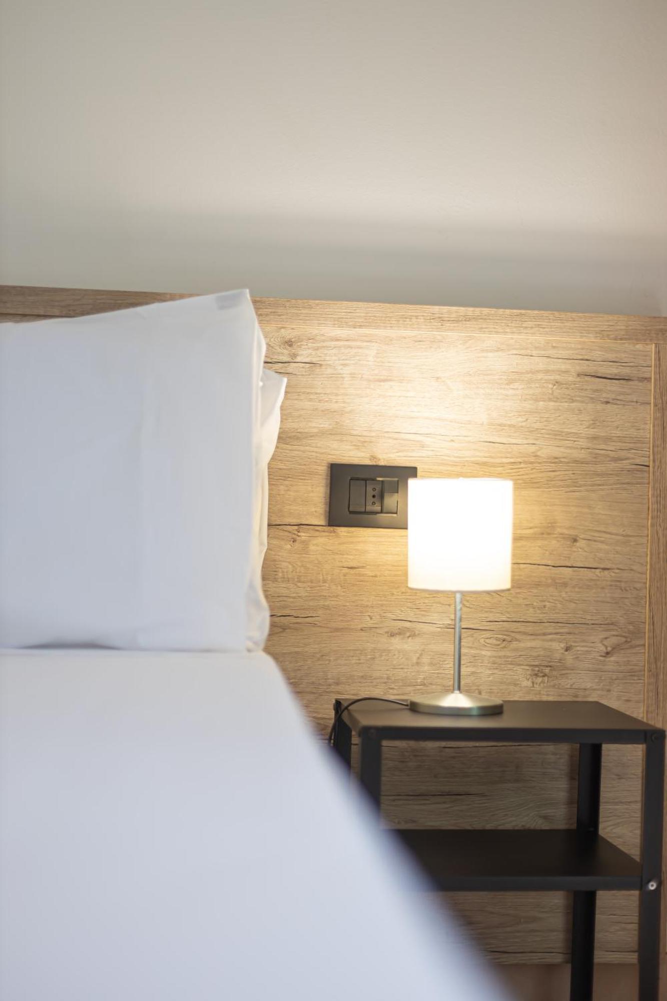 Hotel Tornielli 9 By Lvg Hotel Collection 노바라 외부 사진
